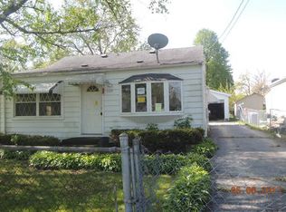 1135 Summit Ave, Aurora, IL 60505