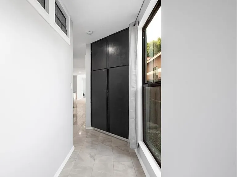 905 Dickson St #1 — Photo 33