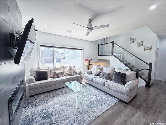3rd image of 583 Kalra STREET