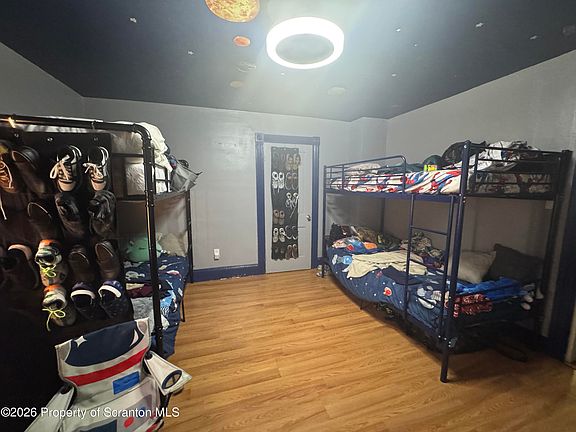 5th image of 2326 Durkin Ave
