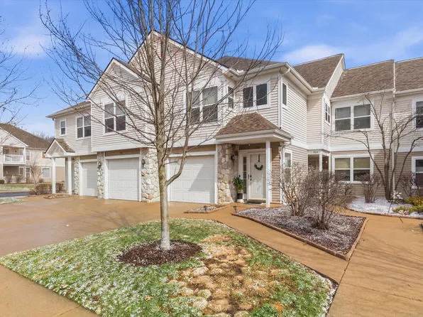 709 Fieldstone Cir W, Chelsea, MI 48118