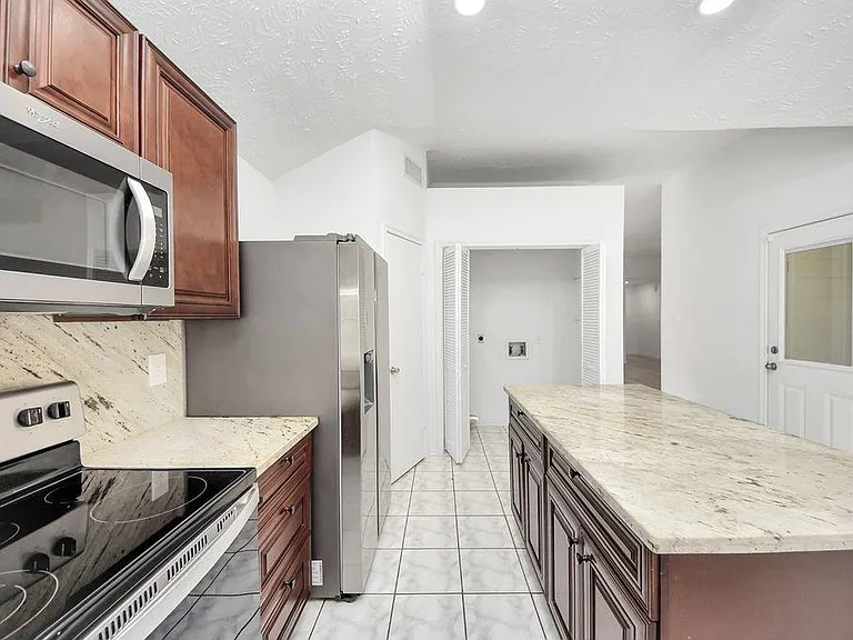 4922 E Laureldale Dr — Photo 16