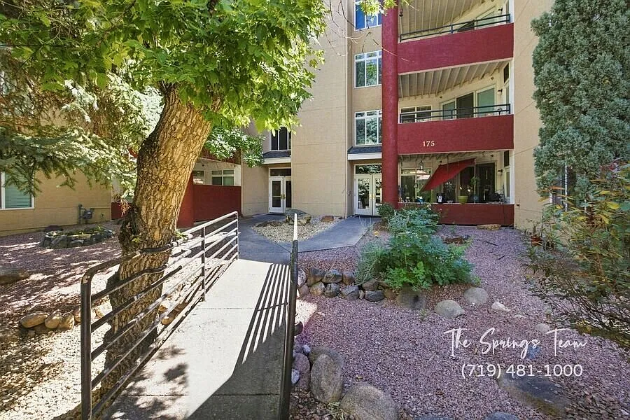 Beautifully Updated 2bd/2ba Condo — Photo 3