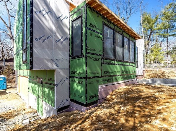 56 Seymour St, Concord, MA 01742