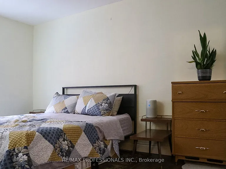 836 Concession St #206 — Photo 9