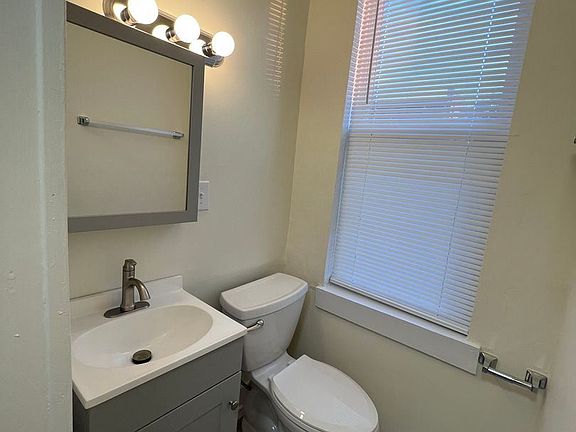 2nd image of 336 1/2 E 12th Ave Floor 3