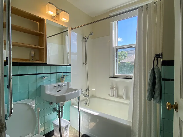 1217 Monroe St NE #1 — Photo 5