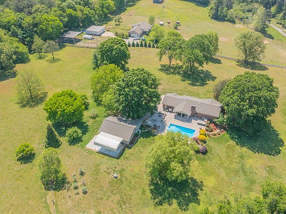 3rd image of 669 Chandler Rd
