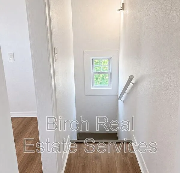 1725 Preston St S #B — Photo 6