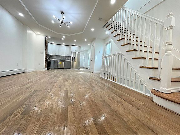 2nd image of 9521 91st St