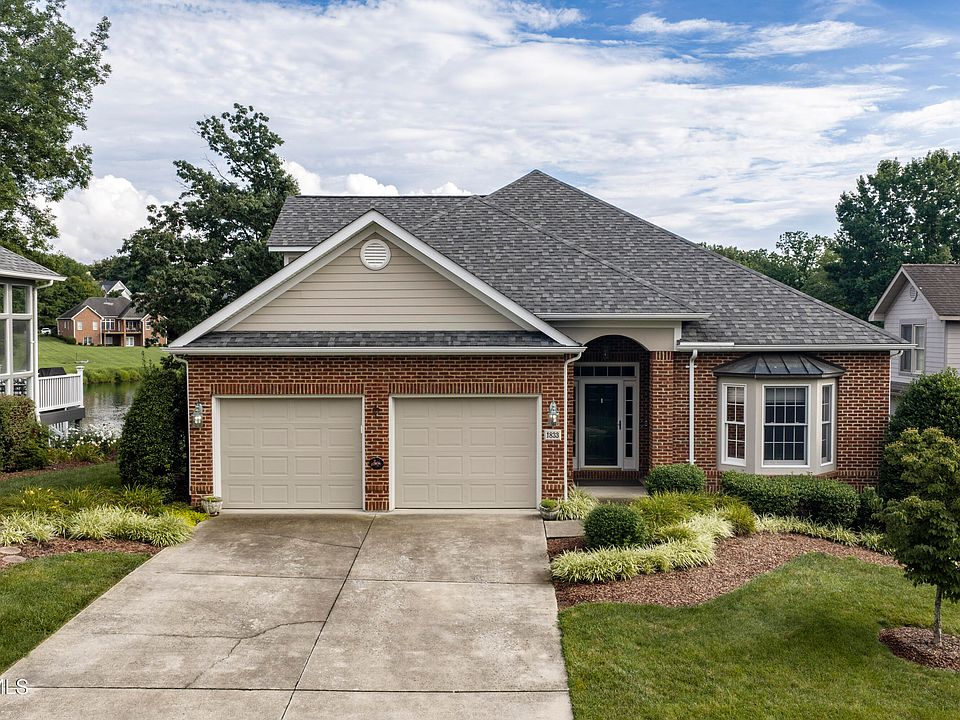 1st image of 1833 Waters Edge Dr