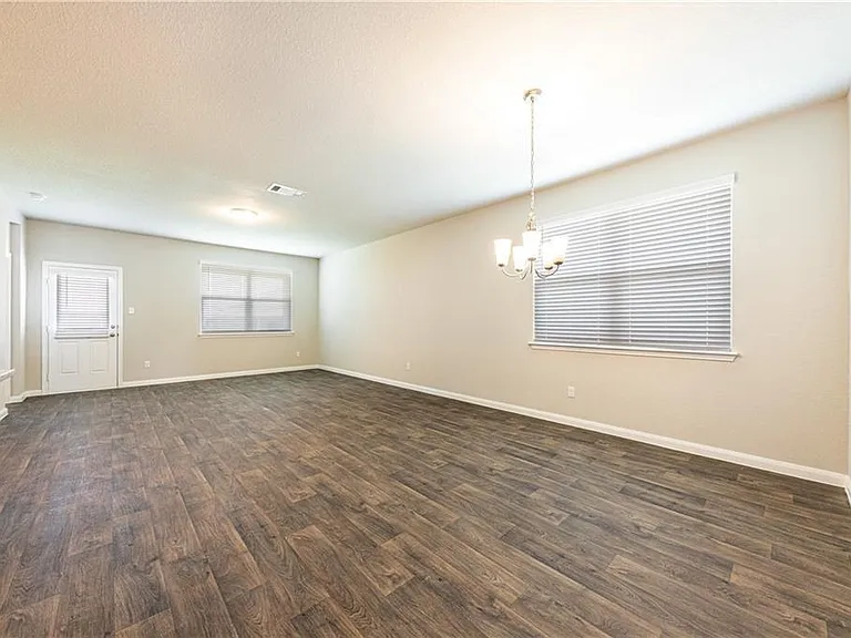 109 Jubilee Dr — Photo 5