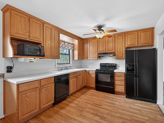 5th image of 622 Lynn Rd