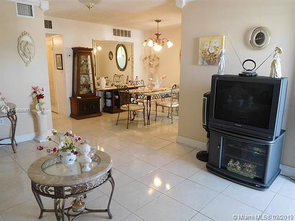 3rd image of 52 NE 204th St APT 26