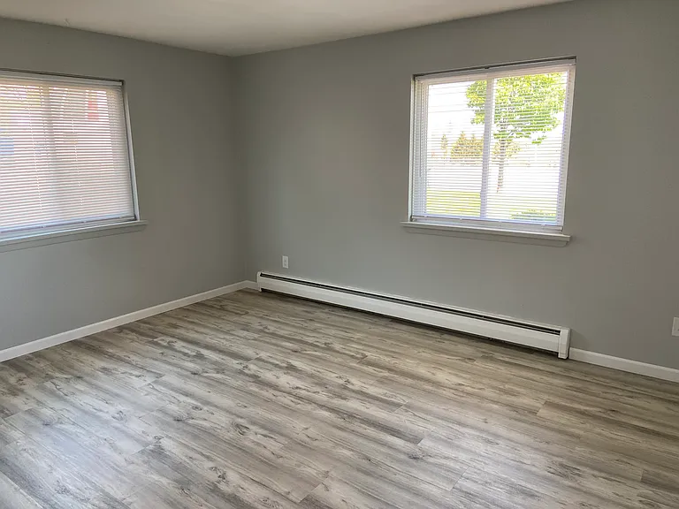 2-11 Winston Dr — Photo 4