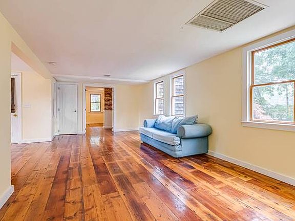 5th image of 30 Ponquogue Ave