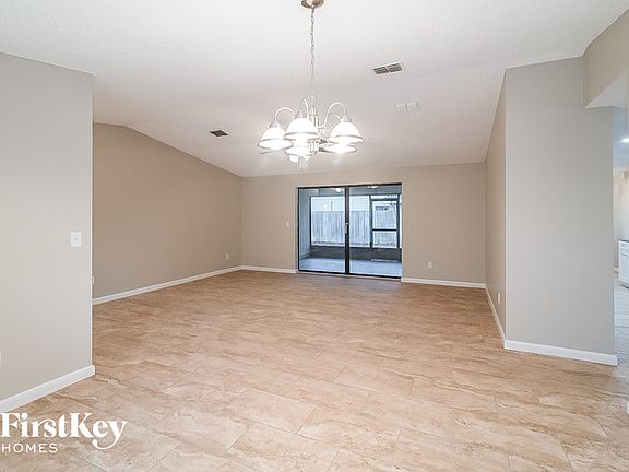 5th image of 3104 Hampstead Dr