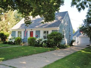 230 W Jefferson St, Elkhorn, WI 53121