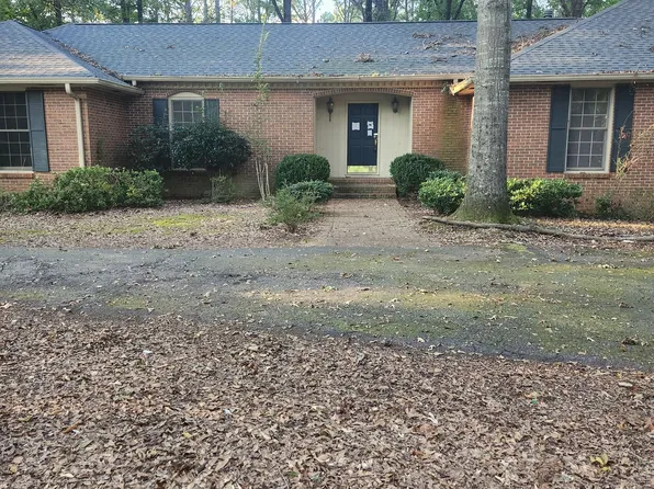 3916 Champagne Dr, Jonesboro, GA 30236