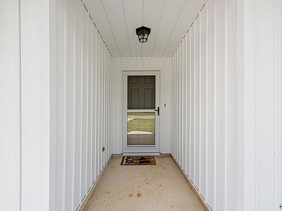 5th image of 124 Fuller Dr