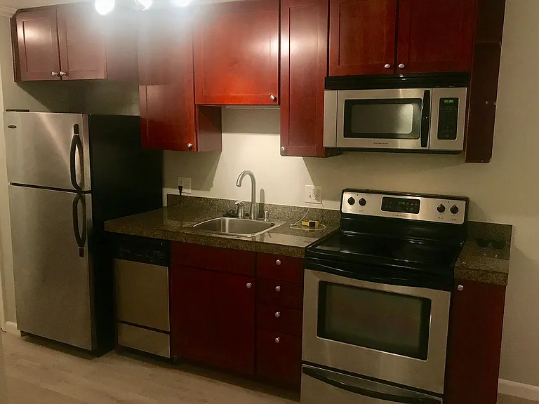 1135 Elizabeth St #302 — Photo 9