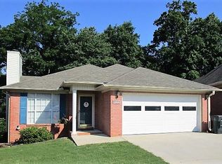 215 Treetop Point, Florence, AL 35630