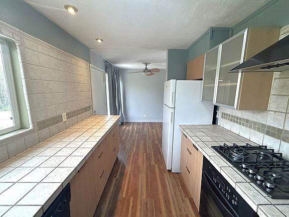 4th image of 811 Drake Ave