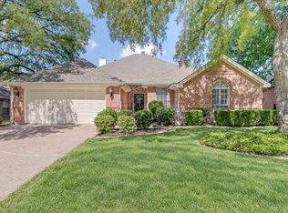 2605 Bent Tree Dr, Hurst, TX 76054