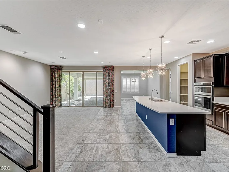 3741 Glasstop Dr — Photo 5