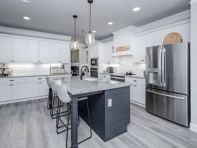 821 Lost Grove Trl — Photo 18