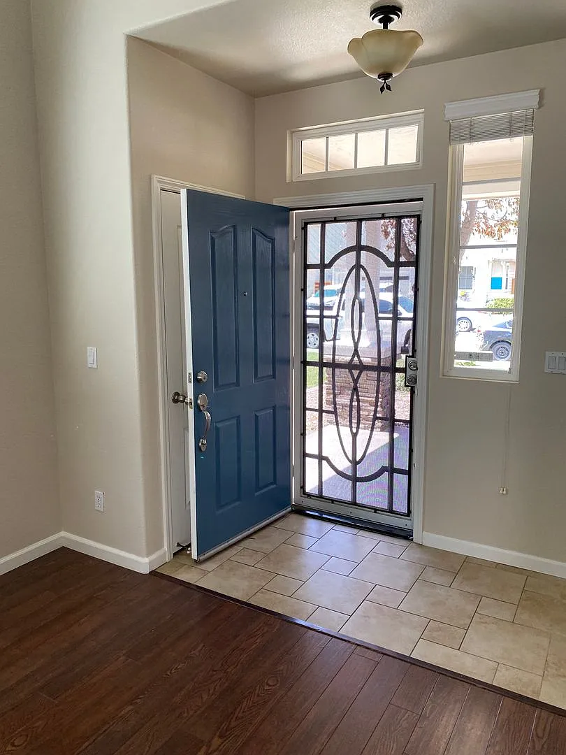 Building Photo - 5106 Rowe Dr