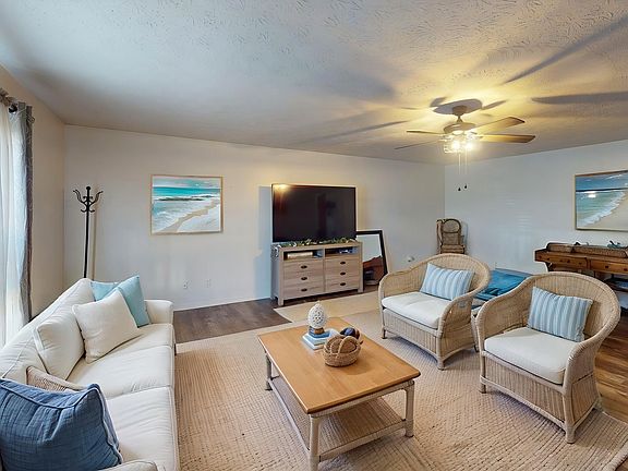3rd image of 509 Sharon Ct