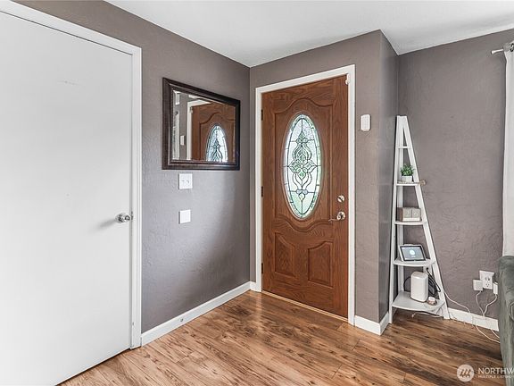 4th image of 8310 Daycrest Drive SE