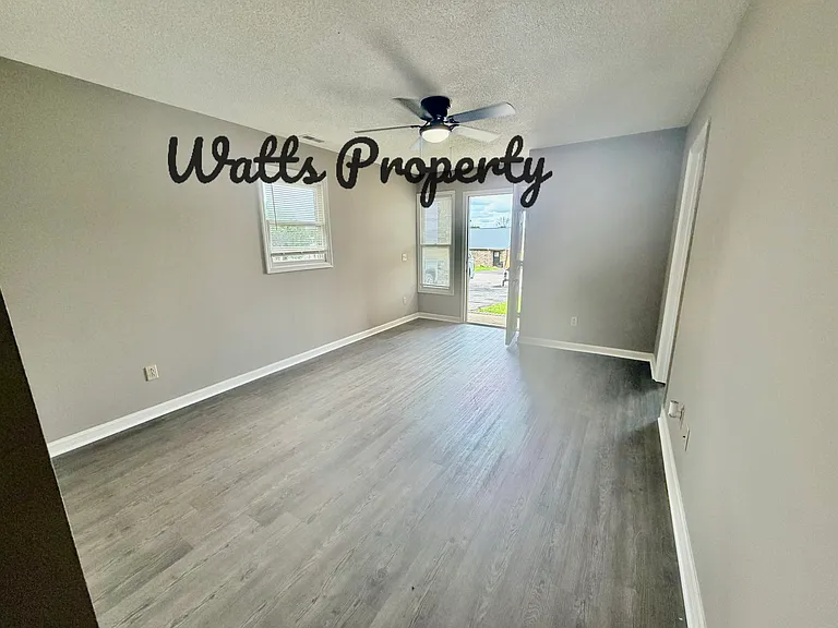 135 12th Ave NW — Photo 4