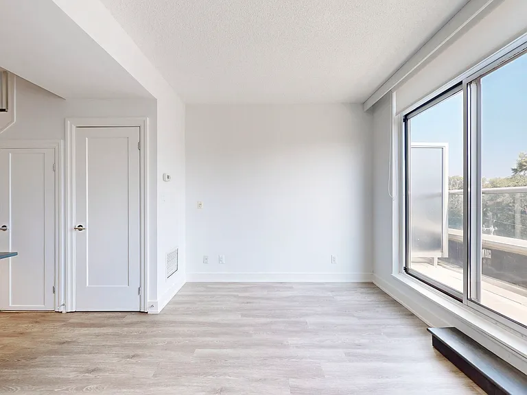 50 Spadina Rd — Photo 8