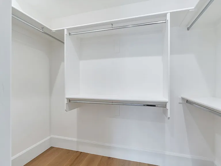 Jocelyn Court Townhomes — Photo 16