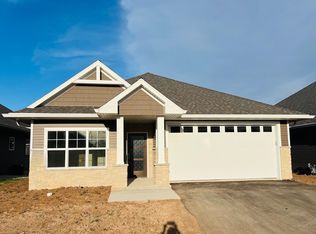 487 Papermill Cir, Kimberly, WI 54136