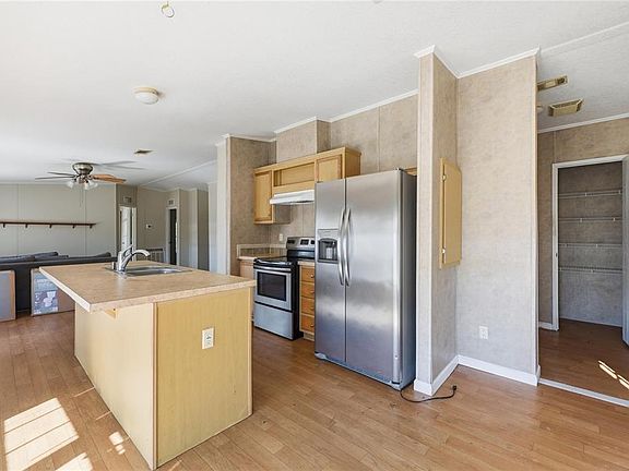 4th image of 44326 Woodland Cir