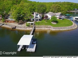 425 Tara Vista Rd, Sunrise Beach, MO 65079