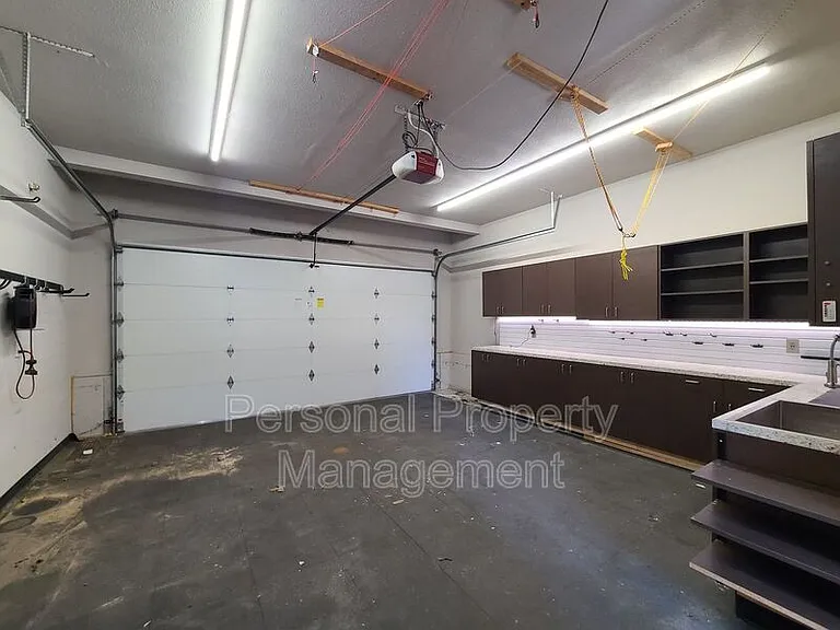 2085 34th St — Photo 31