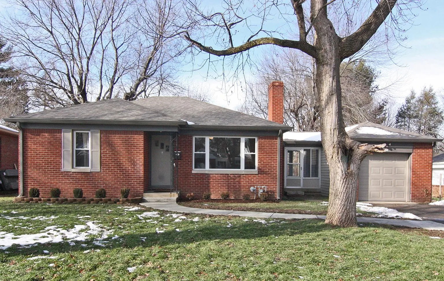 5428 N Park Dr photo 1