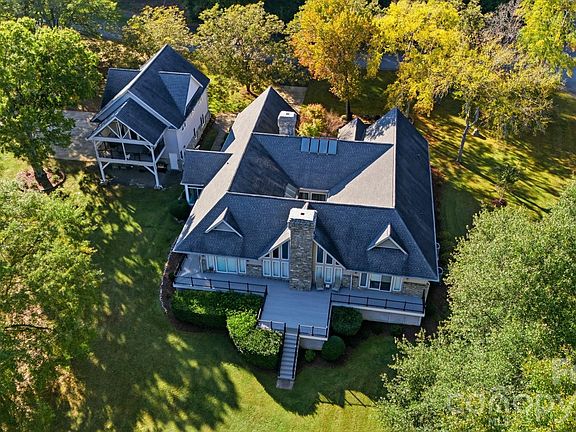 2nd image of 290 Blucher Cir