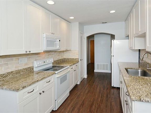 3rd image of 6158 Nelson Ave