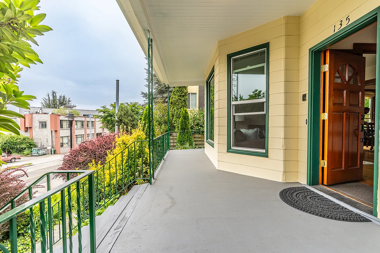 3 bed, 1811 sqft, $4,100 — Photo 4