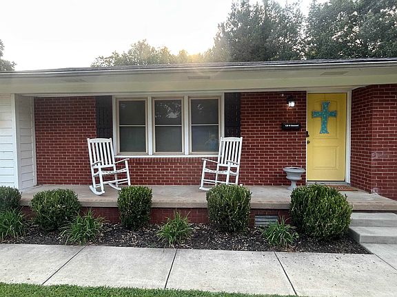 4th image of 120 W Steward Dr