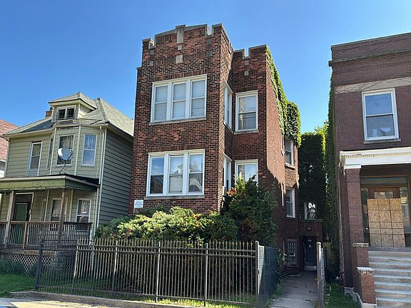 2nd image of 7831 S Burnham Ave