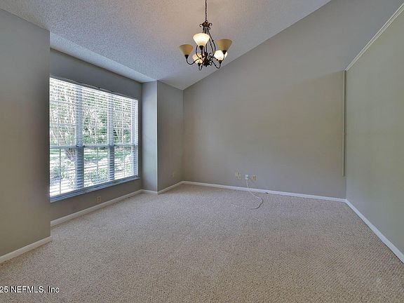 4th image of 1742 MUIRFIELD Drive