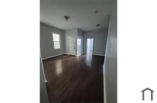 270 Littleton Ave Photo 1