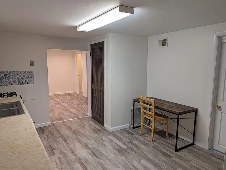 3239 N Southport Ave #RG — Photo 8