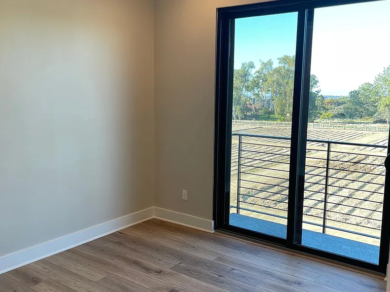 1016 Palmaria Ct — Photo 13